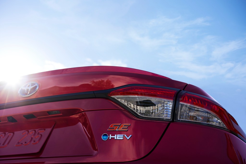 There’s A Surprisingly Weak Gas Engine Hiding Behind The Toyota Corolla’s Hybrid&nbsp;Tech
